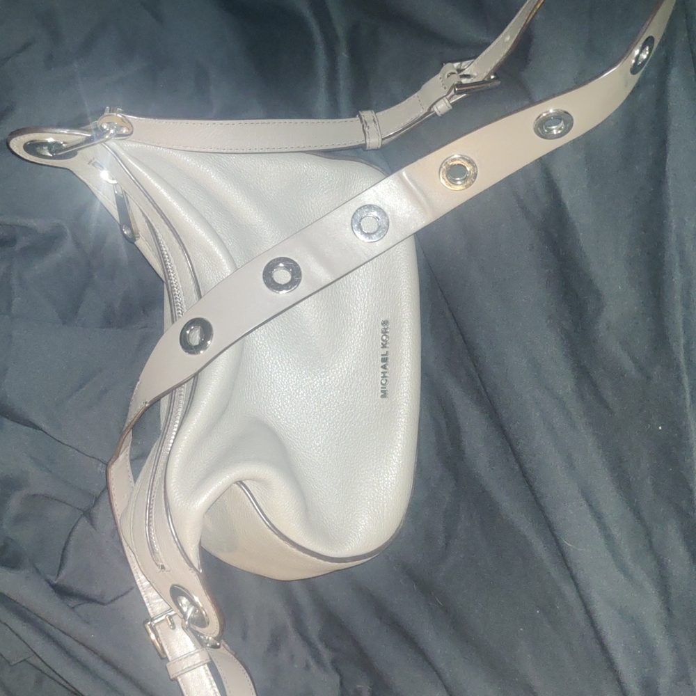 Grey/Silver Michael Kors purse! Flawless!